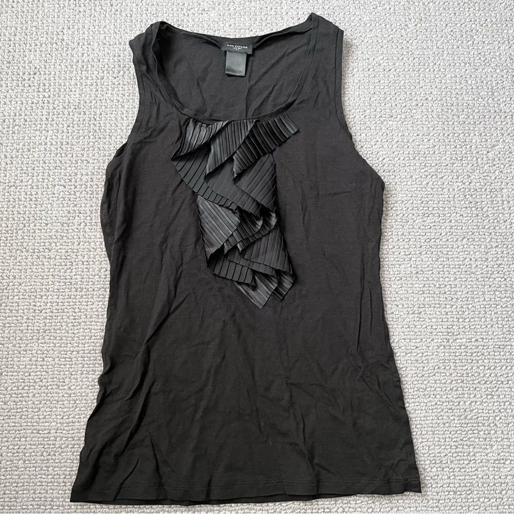 Ann Taylor Factory Black Ruffle Front Sleeveless Tank - XS